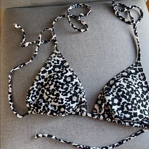 Old Navy medium cheetah print swimsuit top.
